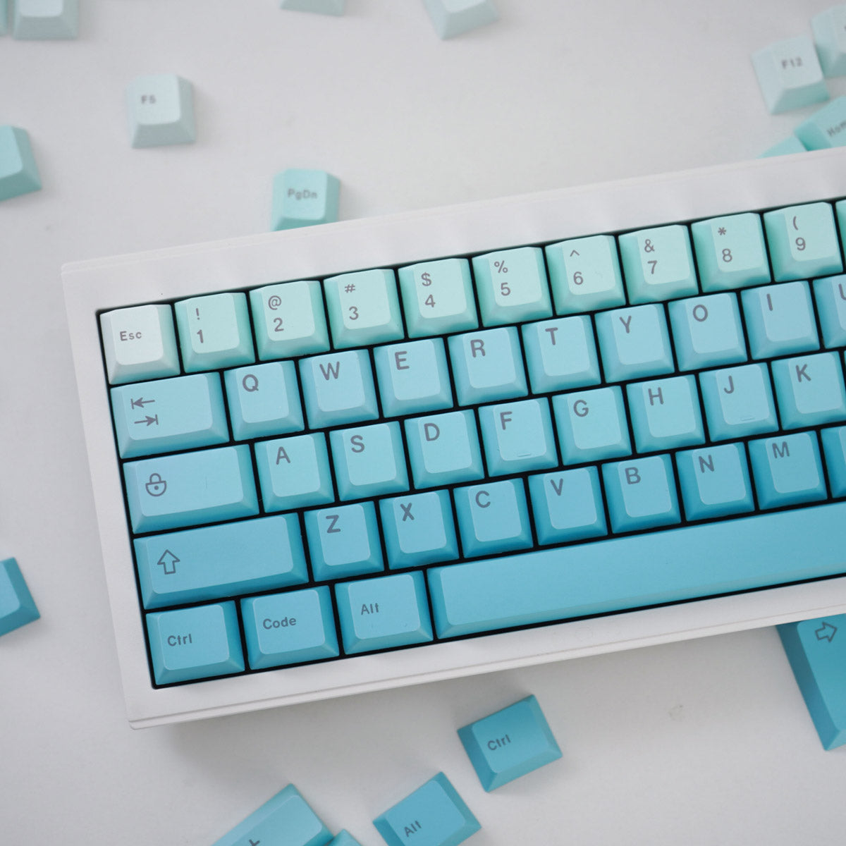 Gradient Blue Keycap Set, Cherry Profile, Dye Sub PBT Key Cap