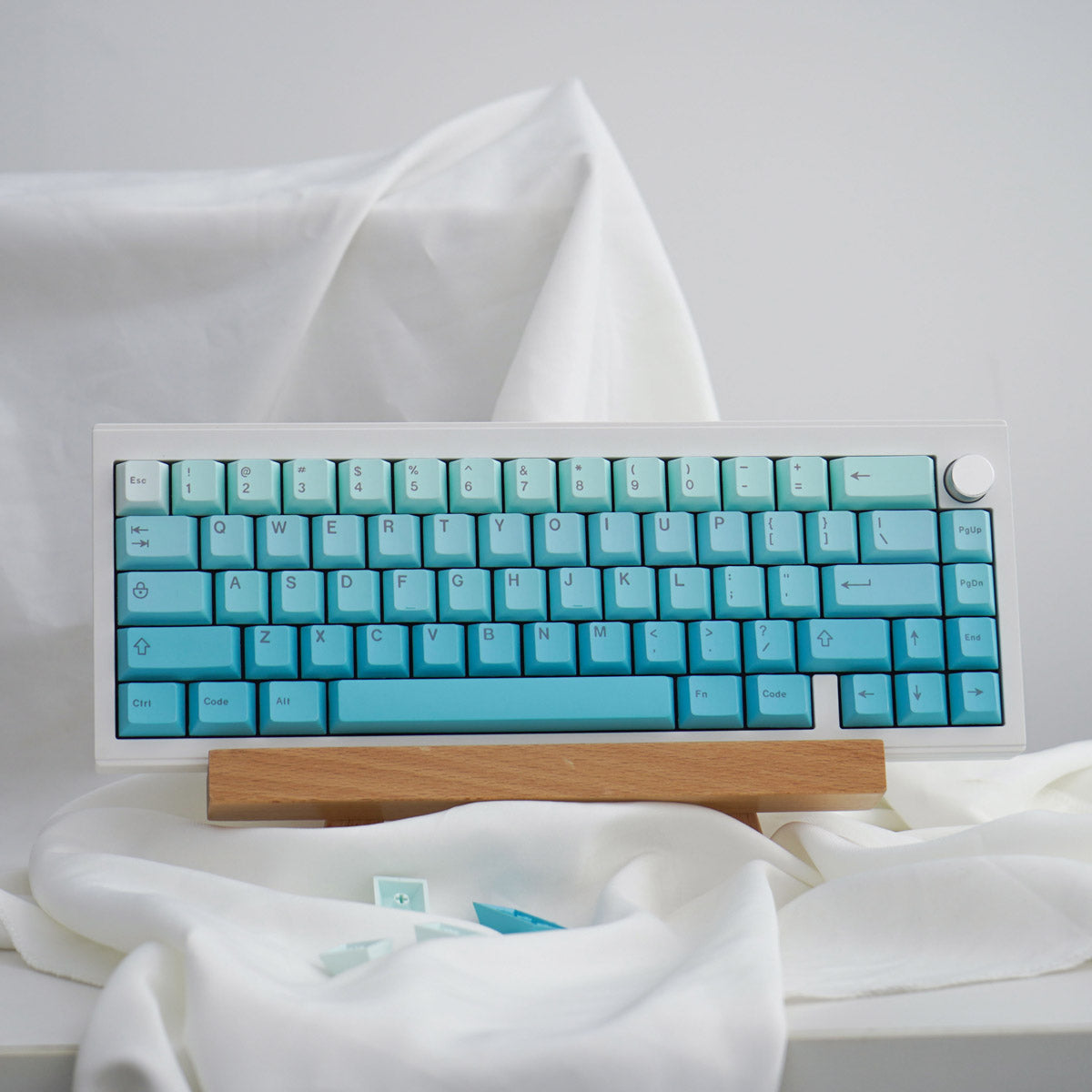 Gradient Blue Keycap Set, Cherry Profile, Dye Sub PBT Key Cap