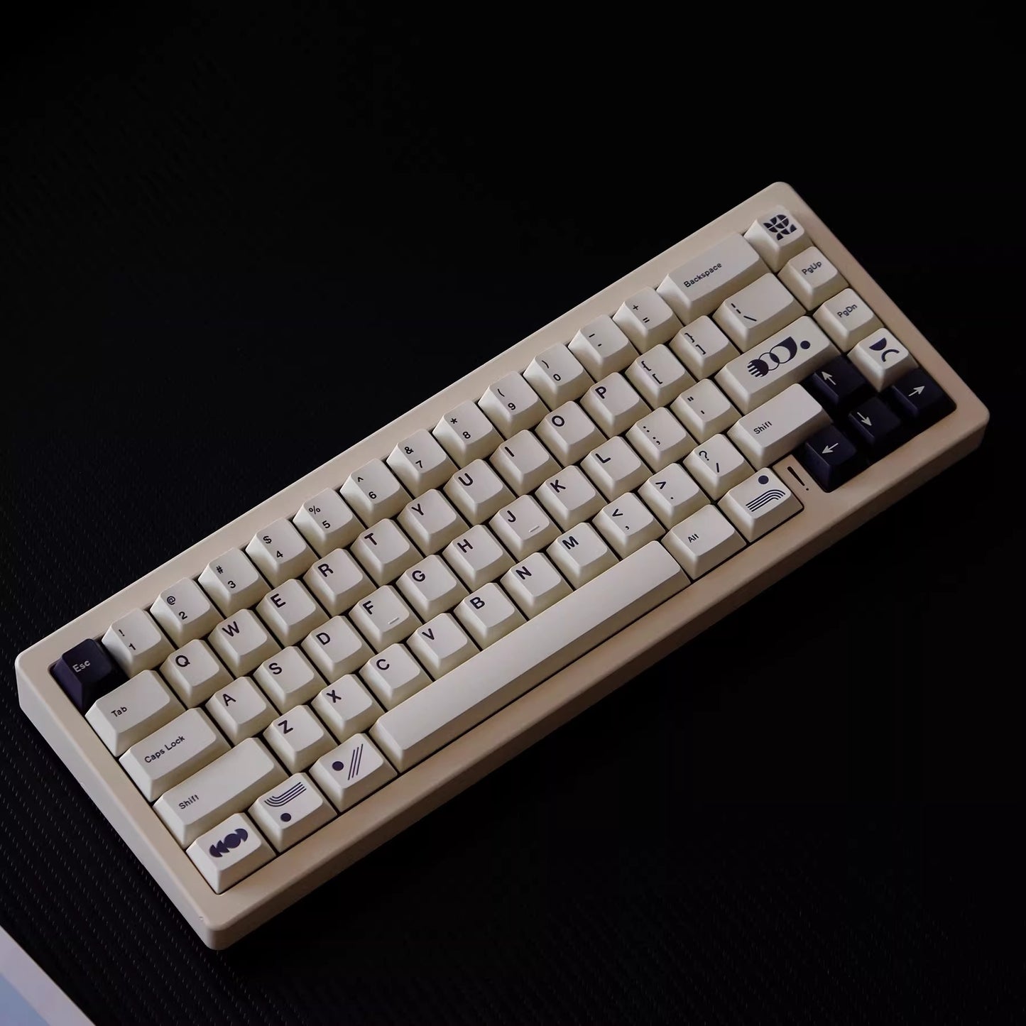 GMK Crème Keycap Set, Cherry Profile, PBT Dye Sub Key Cap