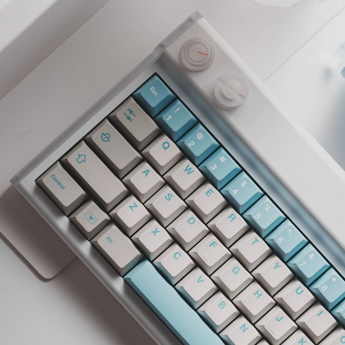 FBB Retro Snow Blue Keycap Set, Cherry Profile, Dye Sub PBT