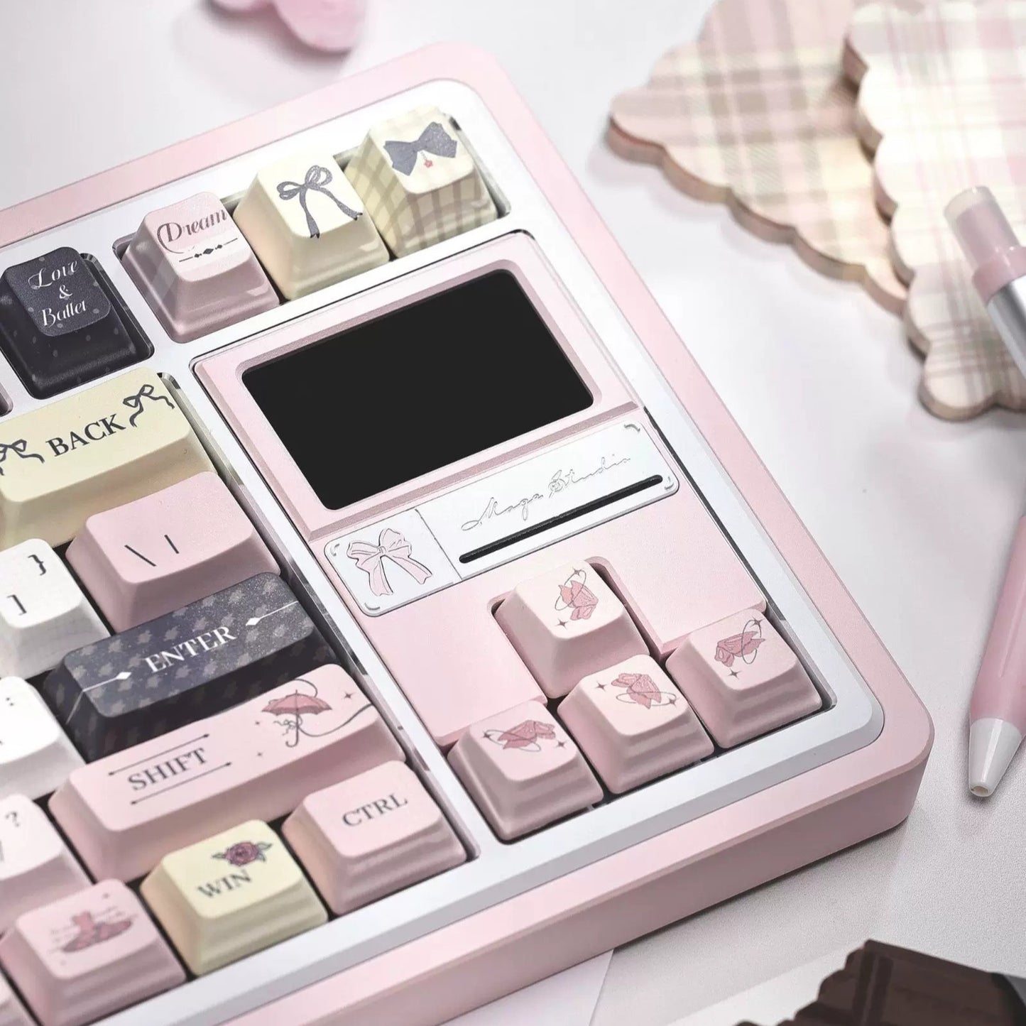 Gift80 Mechanical Keyboard with LCD Screen