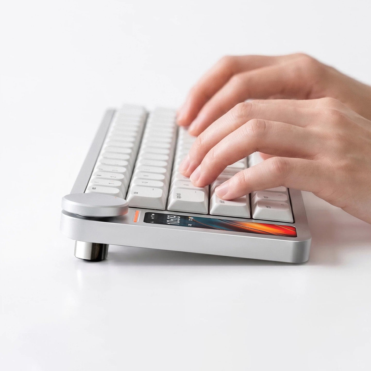 Linx68 Low Profile Aluminum Mechanical Keyboard with Screen