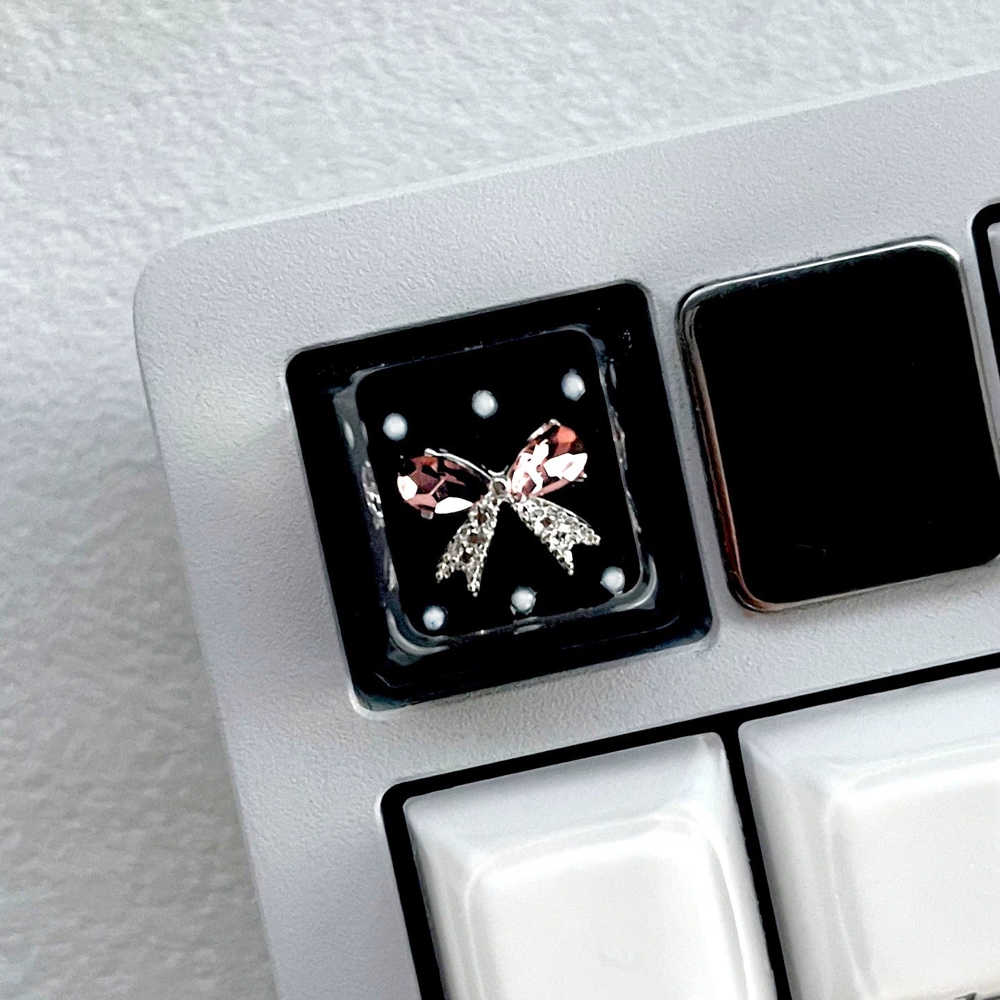 Black Gem Ribbon Cute Artisan Keycap