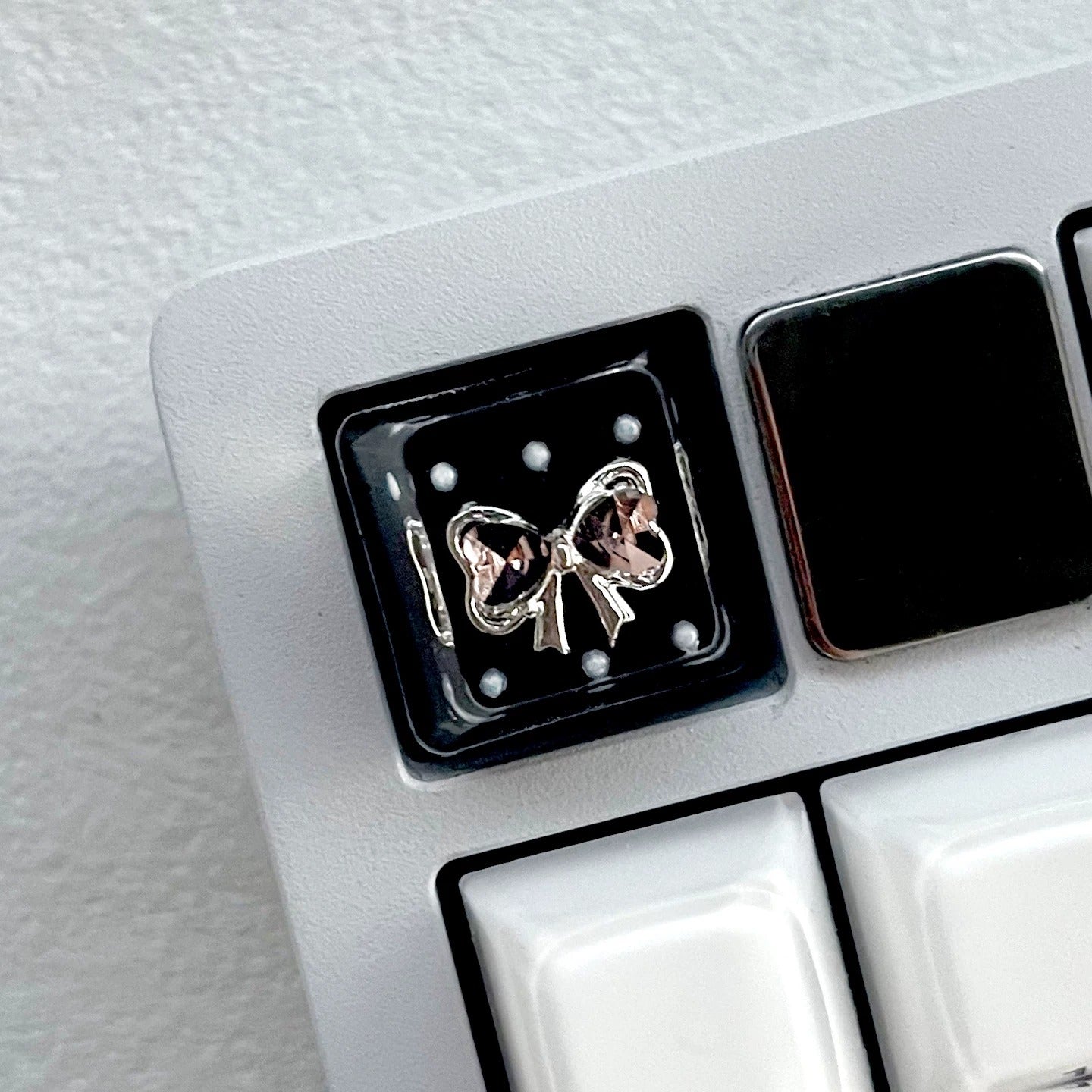Black Gem Ribbon Cute Artisan Keycap