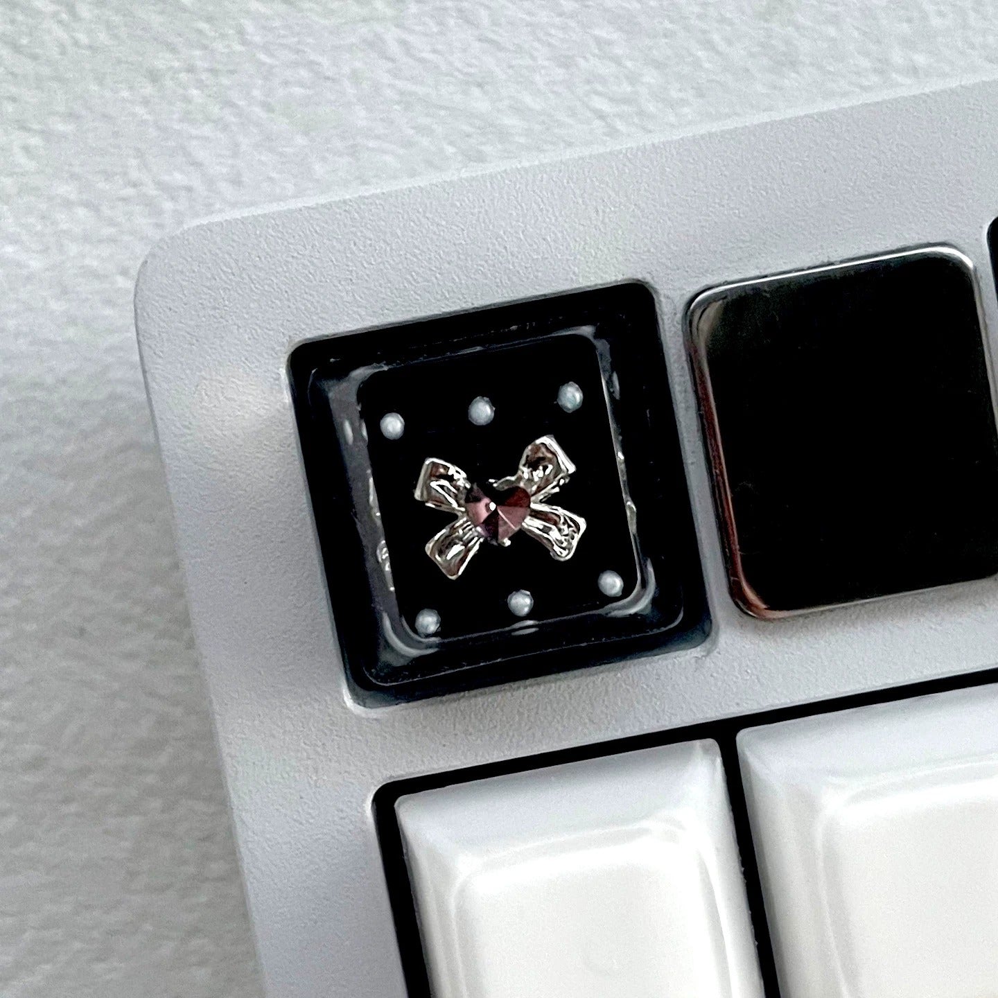 Black Gem Ribbon Cute Artisan Keycap